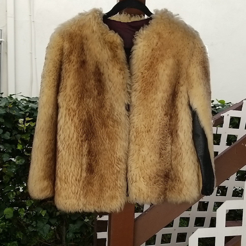 Luxurious Tan Coyote Fur Bomber Jacket